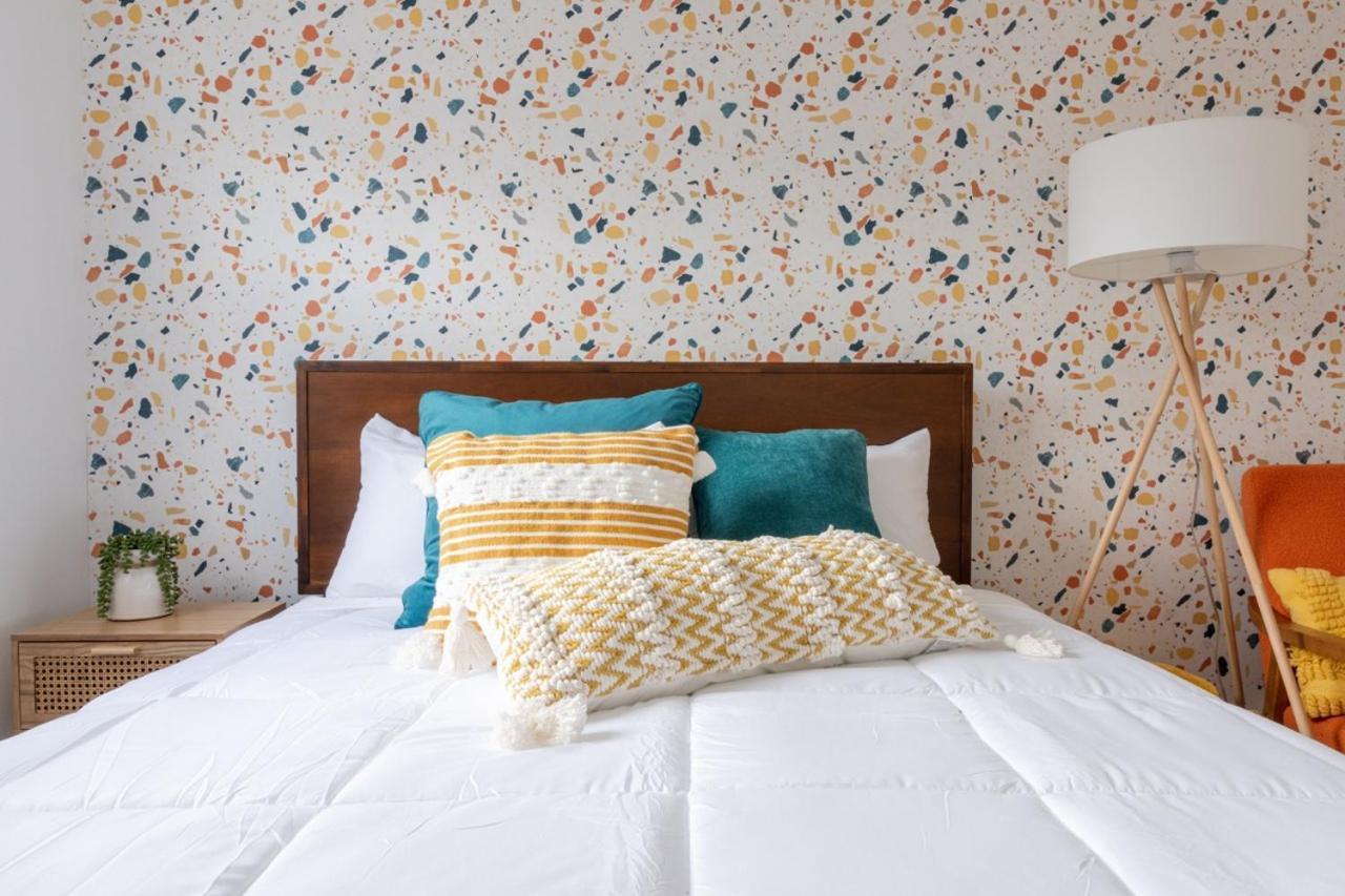 Retro Retreat Renovated 2Br, Desk, No Chore List! Кінгстон Екстер'єр фото